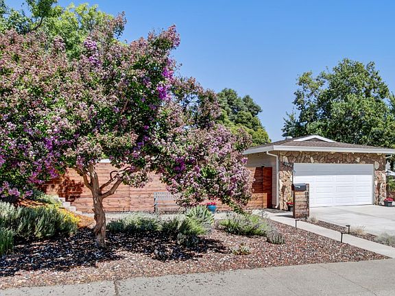 2nd image of 1308 Champion Oaks Dr