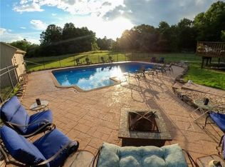 10 Hoffman Ct, Campbell Hall, NY 10916