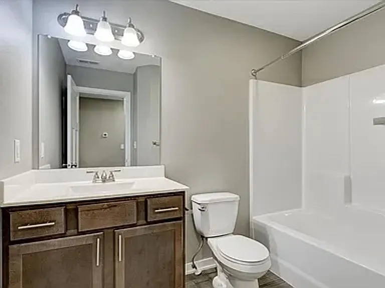 4009 NE 6th St — Photo 13