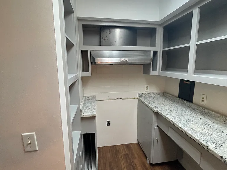 253 N Jackson St #5 — Photo 2