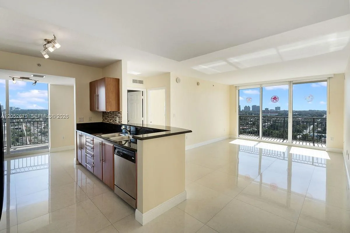 3 bed, 3.0 bath, 1575 sqft, $4,700 — Photo 1
