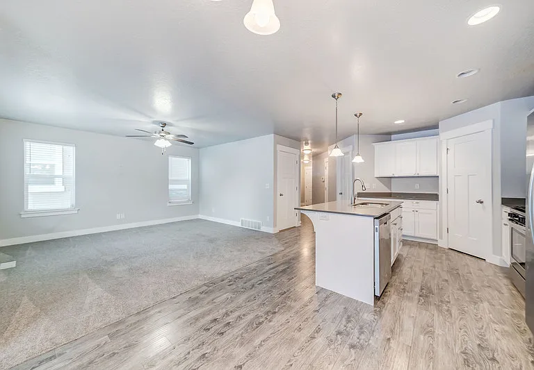 664 N Fall Creek Dr #MASTER ROOM — Photo 8