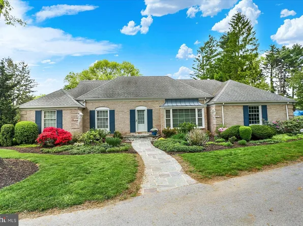 23 W Lawn Cir, Wormleysburg, PA 17043