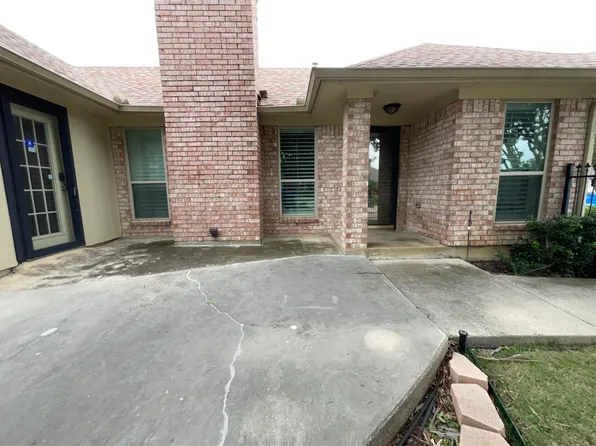 2809 Silverspring Rd, Carrollton, TX 75006