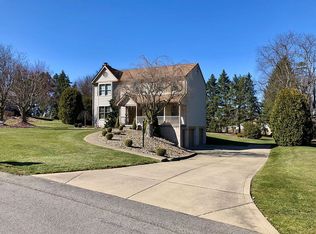 215 Deer Run Dr, Butler, PA 16001