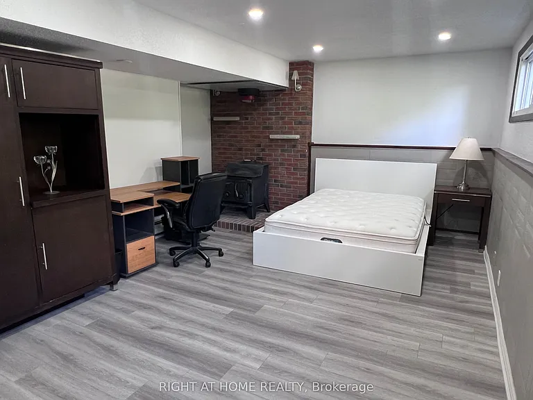 46 Radcliffe Cres — Photo 29