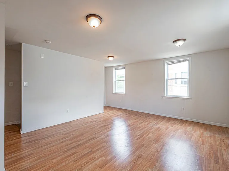 2100 St. Albans St — Photo 12