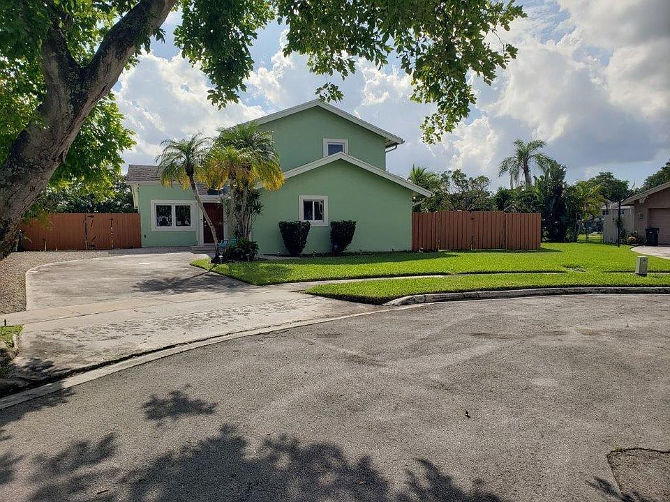 1st image of 801 NW 49th Way