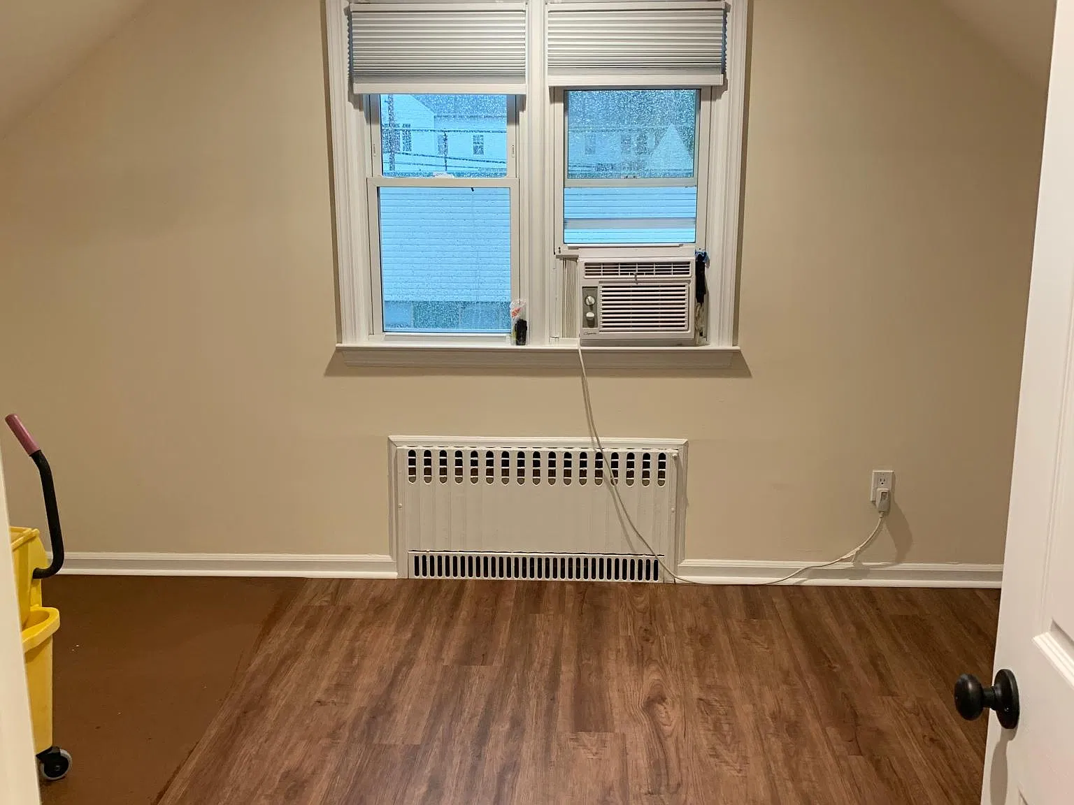 120 Bradford Ave — Photo 4