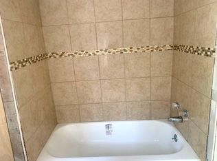 123 Burnett St, Waxahachie, TX 75165