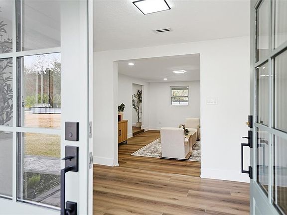 5th image of 2338 Meadowbrook Dr