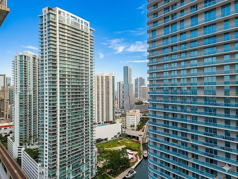 690 SW 1st Ct #Penthouse I12 — Photo 12