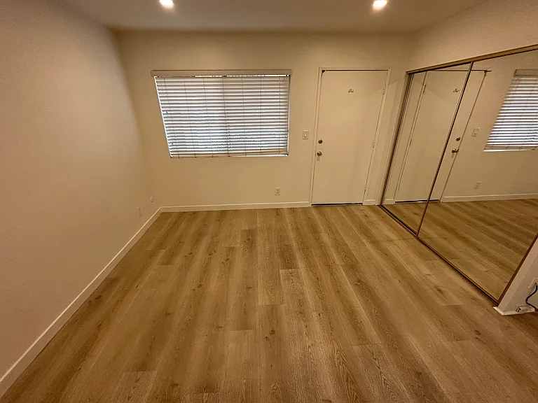 The Reef Apartments — Photo 12
