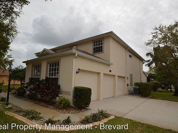 2nd image of 5936 Newbury Cir