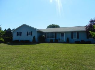 16 Aztec Ln, Williamsport, PA 17701