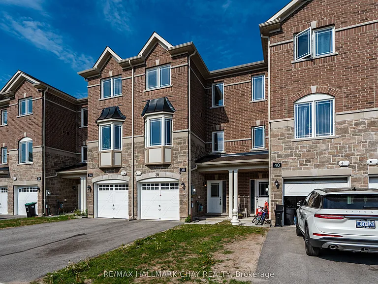 38 Milson Cres — Photo 48