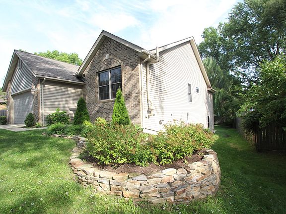 4th image of 715 Deepwood Dr