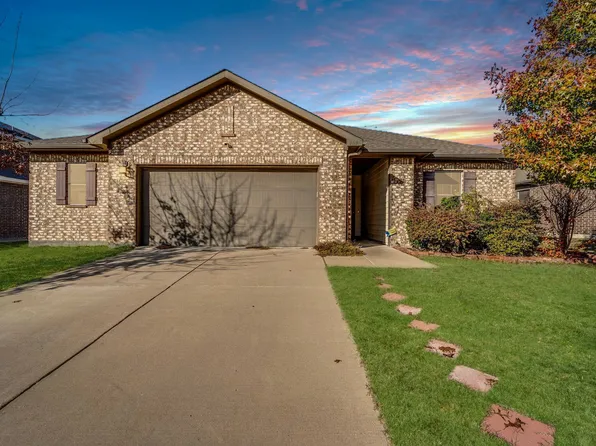 409 Glen Meadow Dr, Glenn Heights, TX 75154