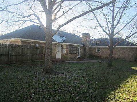 2nd image of 21 Magnolia Dr