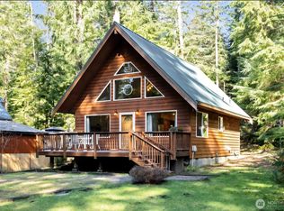 214 Paradise Dr, Ashford, WA 98304