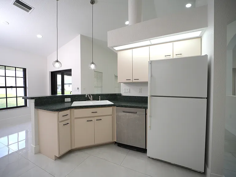 23146 Ambassador Ave — Photo 12