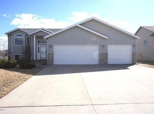 4348 34th Ave S, Fargo, ND 58104