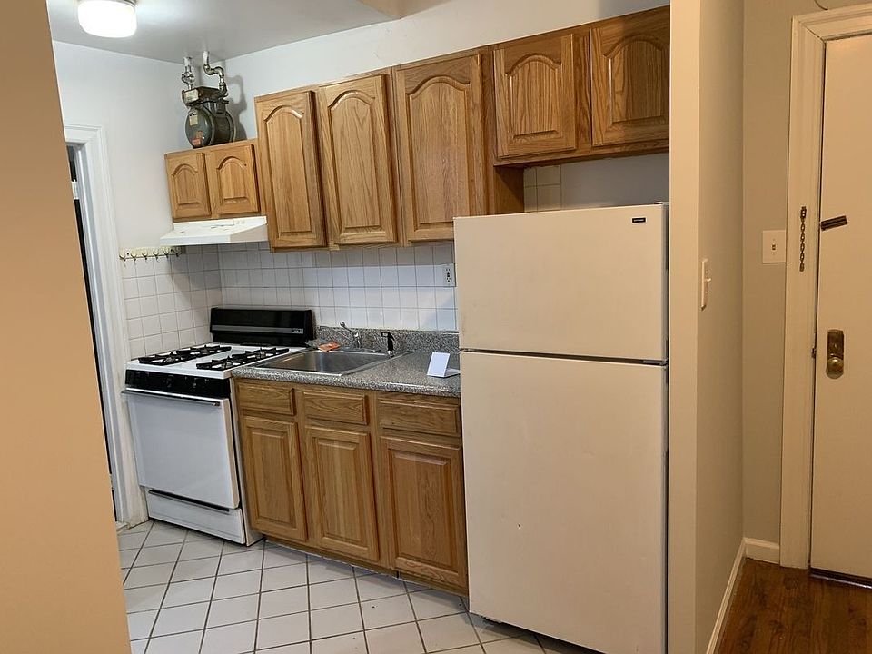 1st image of 3163 33rd St APT 6