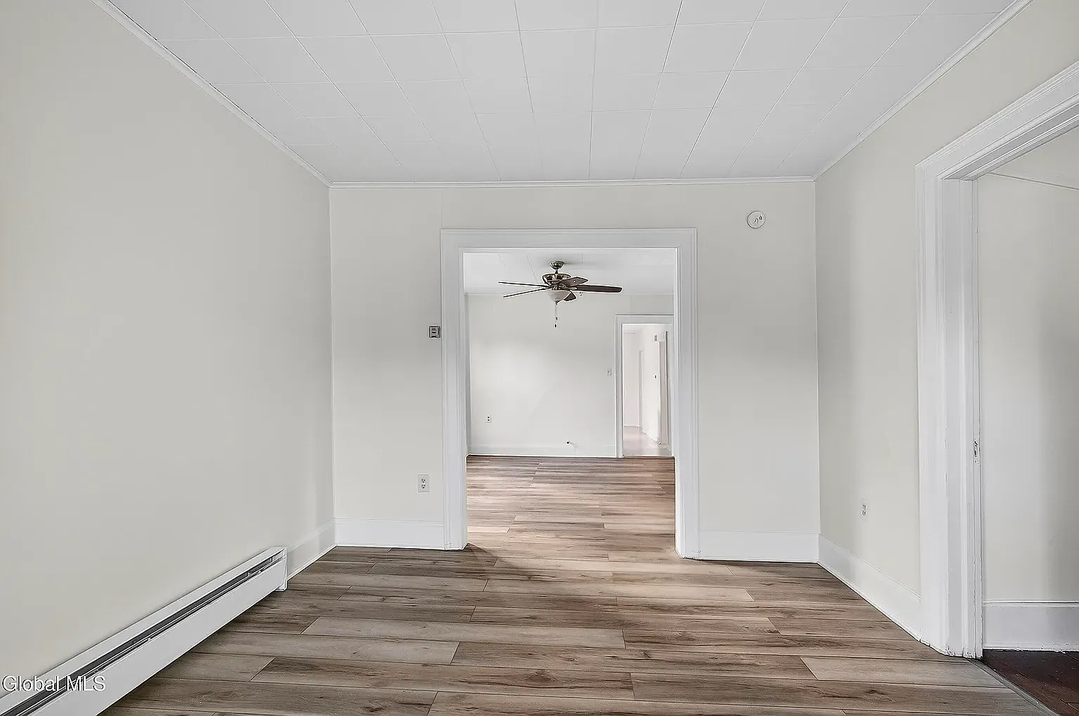 3 bed, 1100 sqft, $1,800 — Photo 4