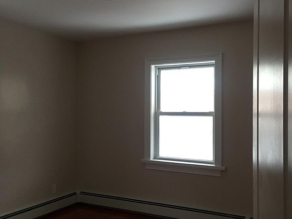 5th image of 19216 37th Ave Fl 2