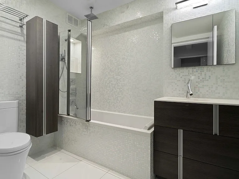 420 E 64th St #W7J — Photo 3