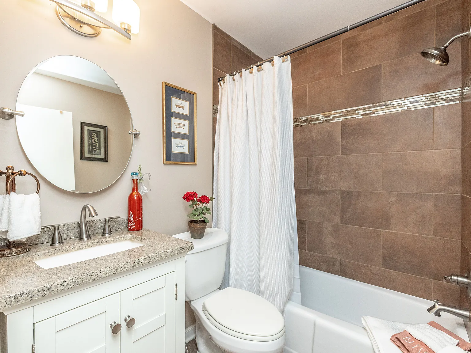 4 bed, 1400 sqft, $880 — Photo 4