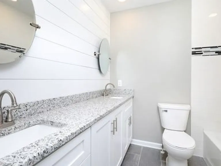 212 Thornton Ave — Photo 6