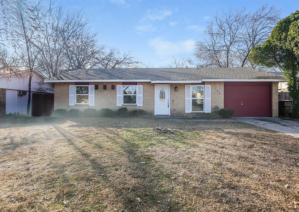 1st image of 1704 Fairfield Dr