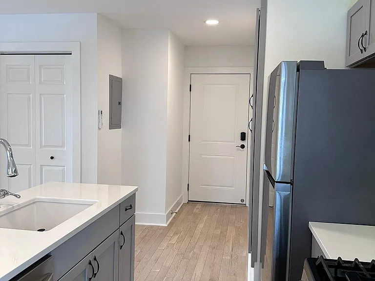 84 S Washington St #B — Photo 30