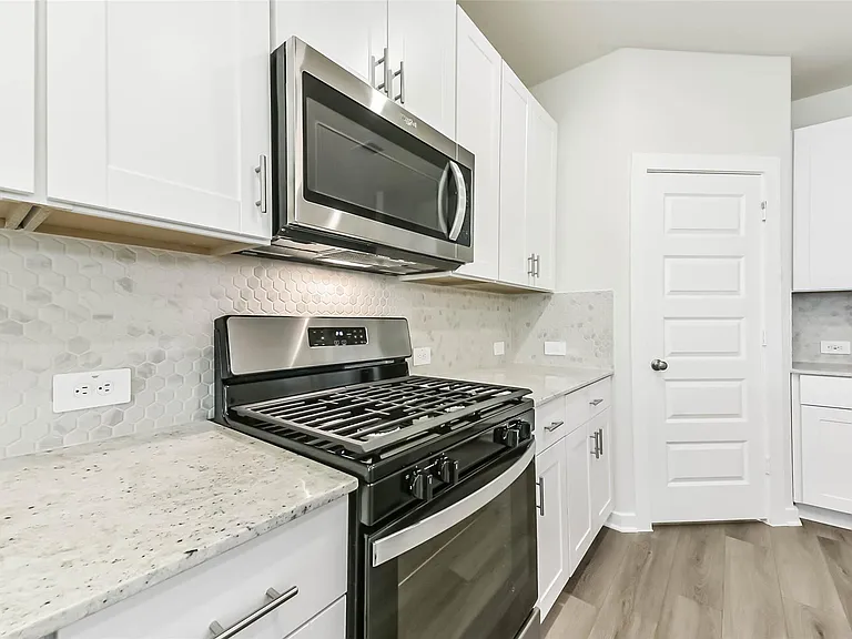 583 Avisa Dr — Photo 10