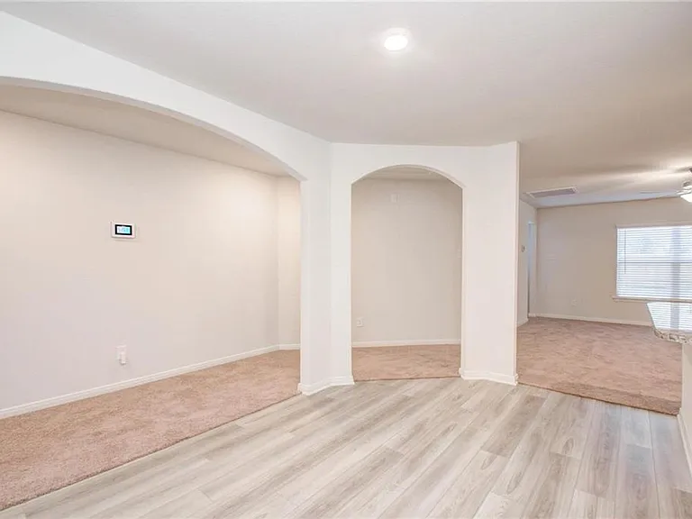 10699 Lost Maples Dr — Photo 11
