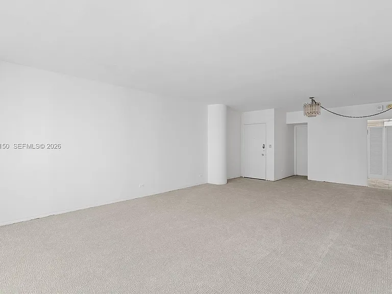 5005 Collins Ave #509 — Photo 34