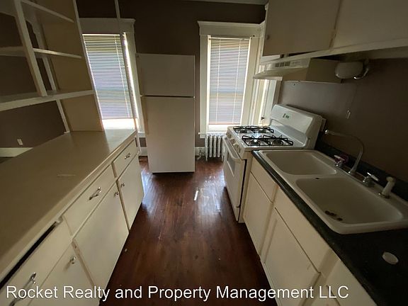 5th image of 126 Clark St #2