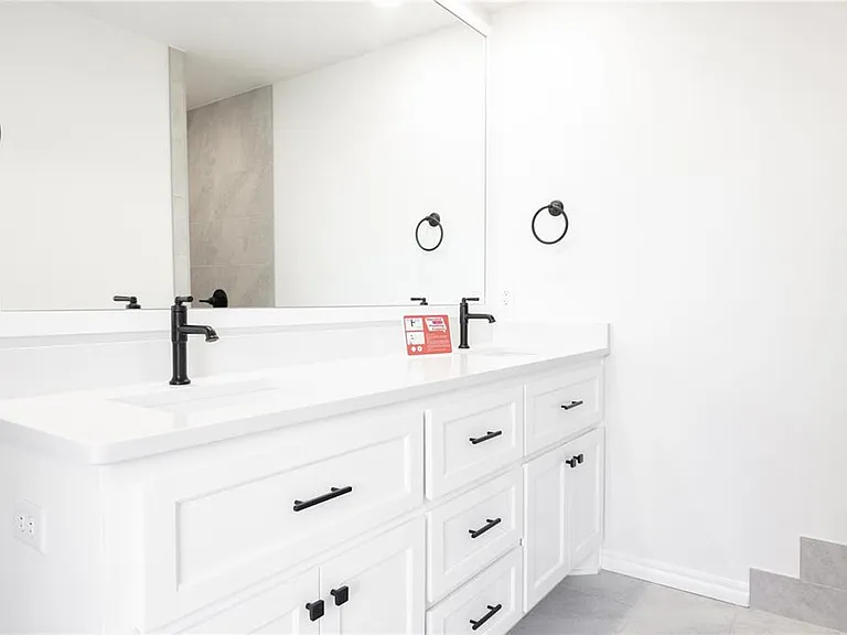 13001 NE 9th St — Photo 12