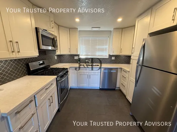 526 S Tulip St APT 2, Escondido, CA 92025