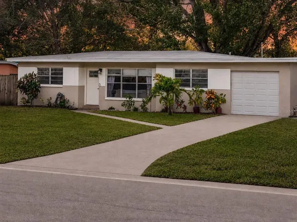 9064 93rd St, Seminole, FL 33777
