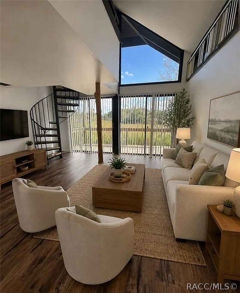 1 bed, 1.5 bath, 650 sqft, $1,700 — Photo 1