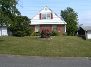 7 Country Club Rd, Willingboro, NJ 08046