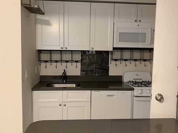 3rd image of 362 W 260th St APT 1