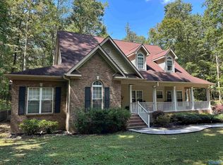 252 Cranbrook Dr, New Market, AL 35761