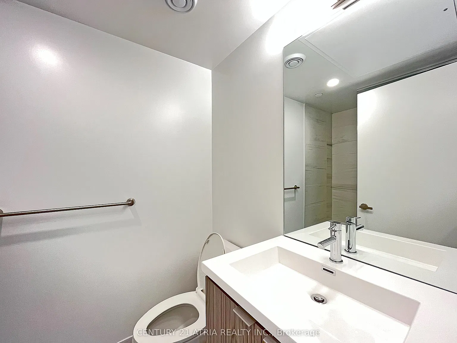 Sugar Wharf Condominiums — Photo 2