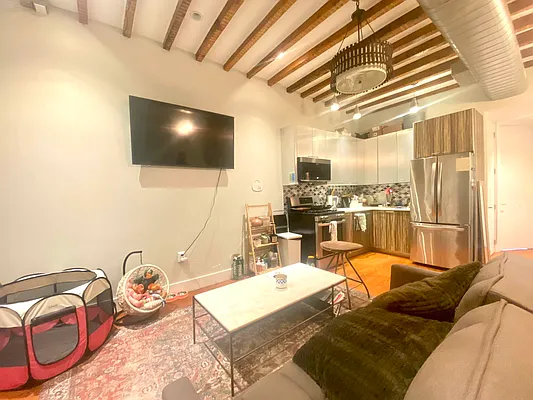Rented by Nolita Group | media 63