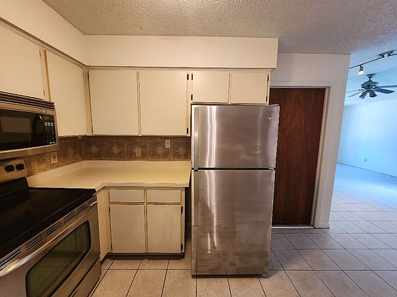 5th image of 1716 W Cluster Ave