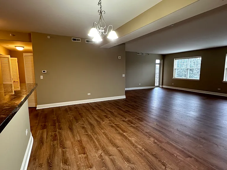 5N426 Rohlwing Rd #1 — Photo 23