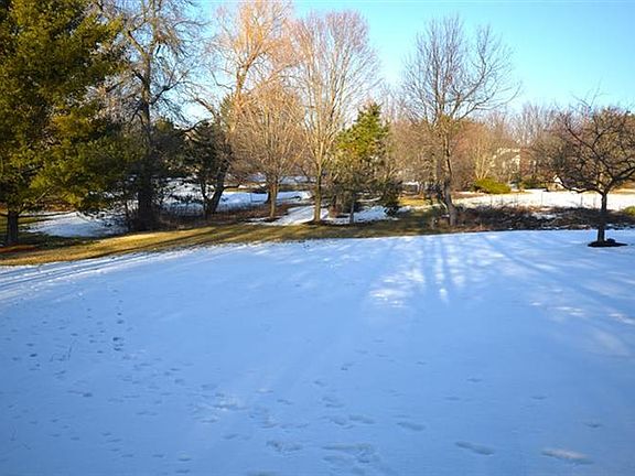 5th image of 3824 Bradford Square Dr